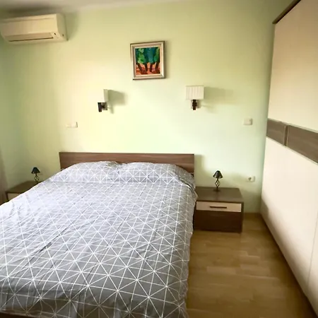 Apartment Gabar With Garage *